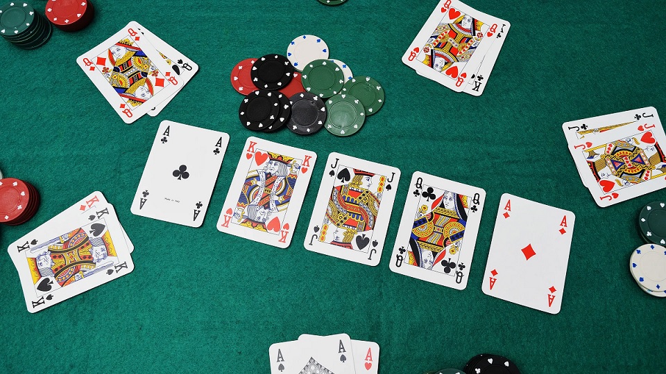Tổng quan về cách chơi Poker cho người chơi mới