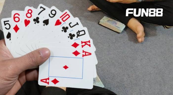 Sâm lốc và một số kinh nghiệm chơi luôn thắng 4 Xếp bài hiệu quả khi chơi sâm lốc