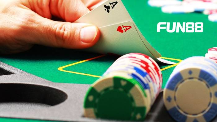 Thuật ngữ poker và những thông tin cần thiết cho bài thủ 2 Các thuật ngữ poker bài thủ không nên bỏ qua