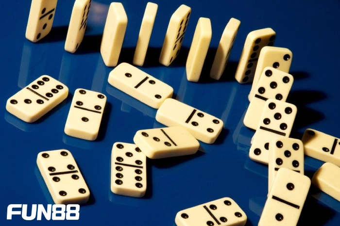 Hướng dẫn chơi cờ domino mà các tân binh nên nắm bắt 1 Vài nét chính giới thiệu về trò chơi cờ Domino