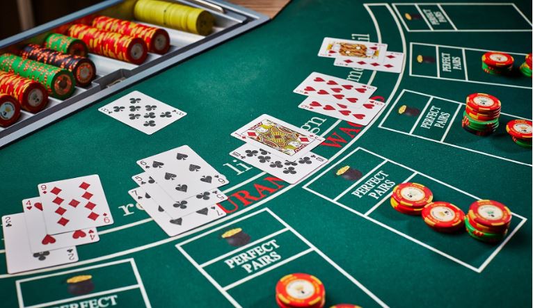 Hướng Dẫn Chi Tiết Về Blackjack - Gameconvn 3 Chien-luoc-co-ban