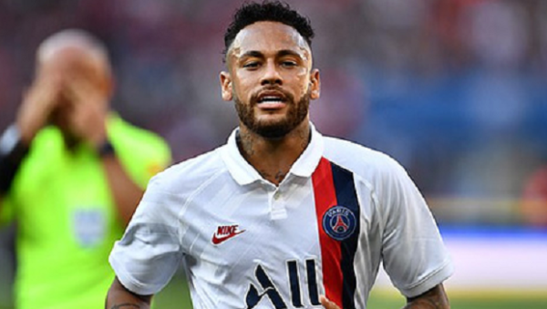 Bị CĐV la ó, Neymar vẫn giúp PSG chiến thắng