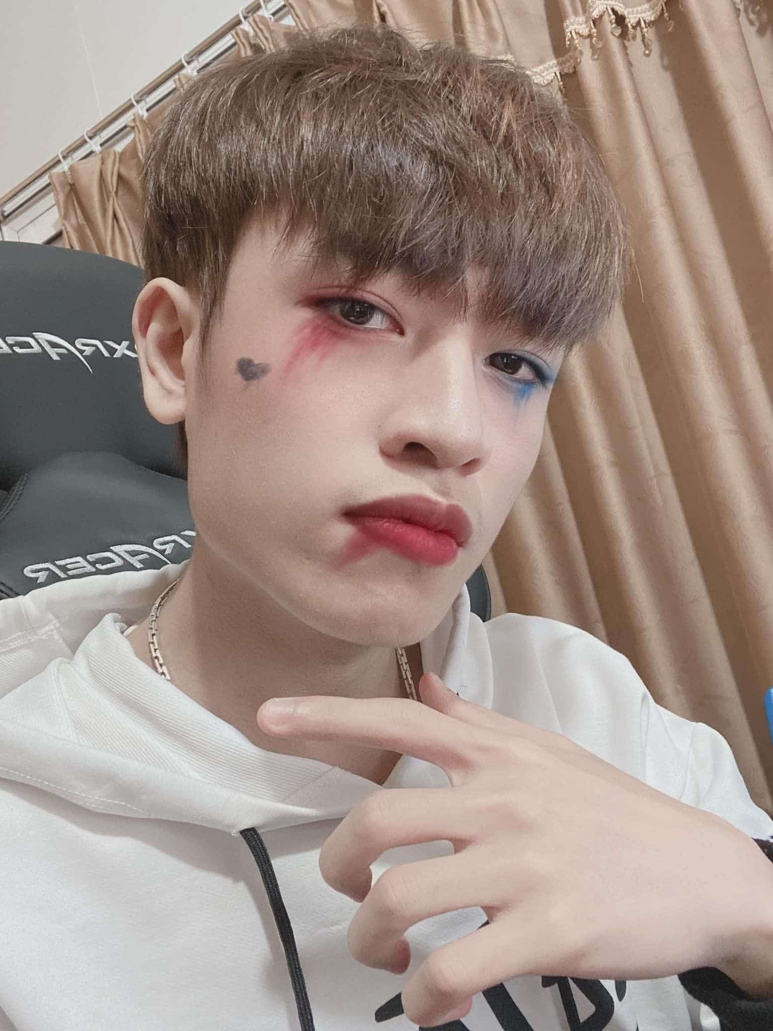 Hình Hùng Akira bá đạo