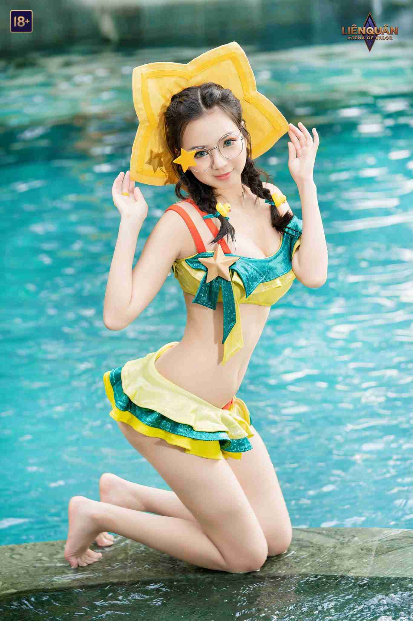 Cosplay Annette Tiệc Bãi Biển