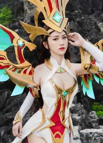 Gái Xinh Cosplay LQ