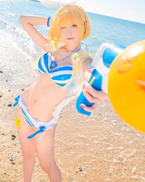Hình Cosplay Tiệc Bãi Biển