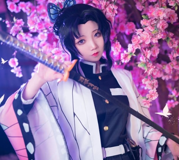 Hình Kochou Shinobu cosplay xinh xắn