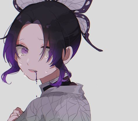 Hình Shinobu Kocho khóc đau khổ