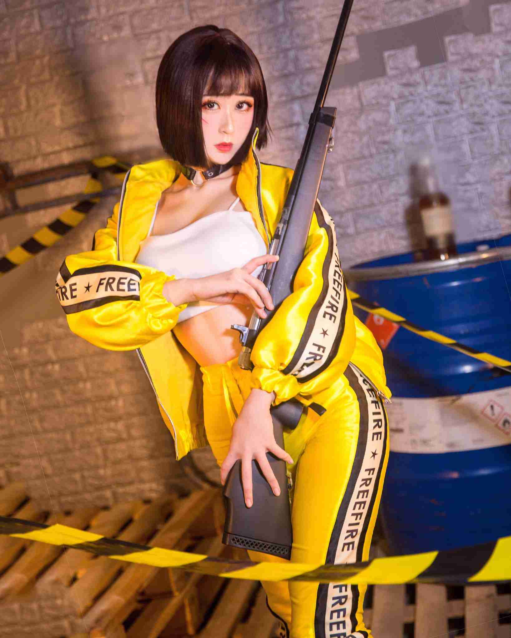 Kelly Cosplay Hot