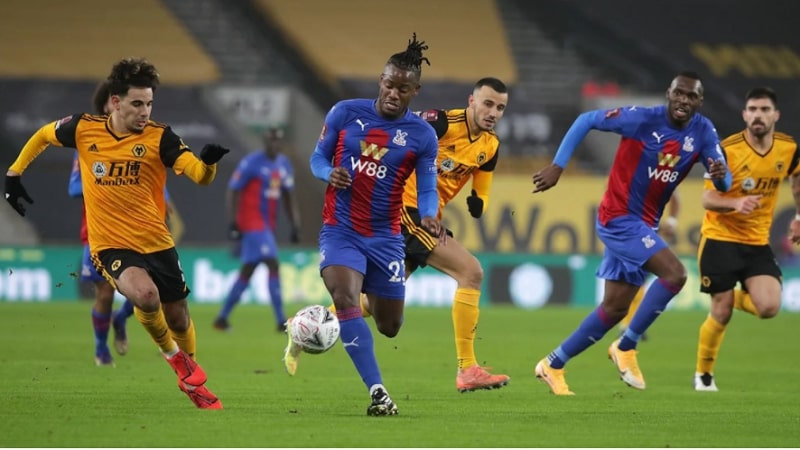Cầu Thủ Crystal Palace F.C Mặc Áo Đấu Có Logo W88f1